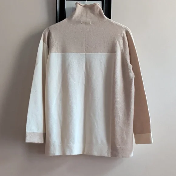 Gobi 100% Mongolian Cashmere Cream and White Colourblock Turtleneck Sweater - Picture 8 of 15